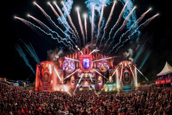 fraaij-website-creaties-outlandsfestival2026-stagedesign-4 fraaij-website-creaties-outlandsfestival2026-stagedesign-4